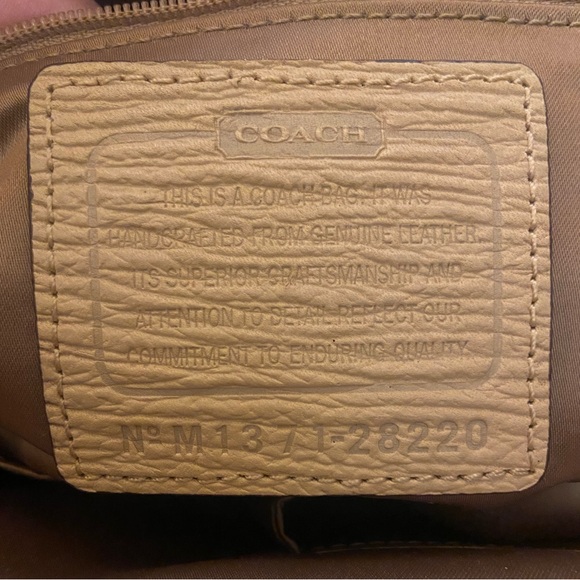 Coach Leather Purse with Kisslock Closure - Picture 10 of 12